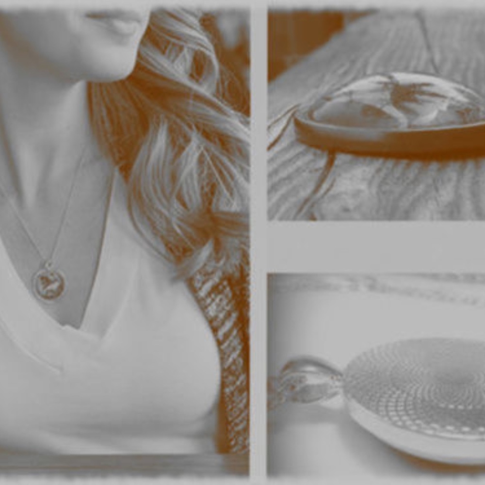 Hawaii Hula Girl Vintage Comic Tropical Necklace - Picture 3 of 3